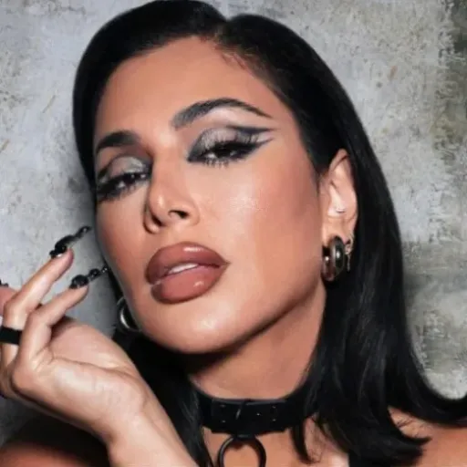 Test HUDA BEAUTY Pretty Grunge : la palette froide qui fait le taf… si tu aimes le style