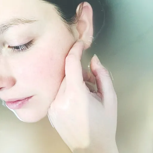 Comment la poudre magique sublime votre maquillage au quotidien