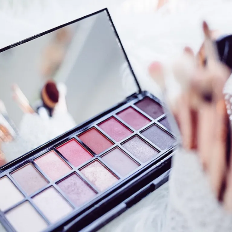 Palette de correcteurs de teint : l’alliée experte pour un visage unifié