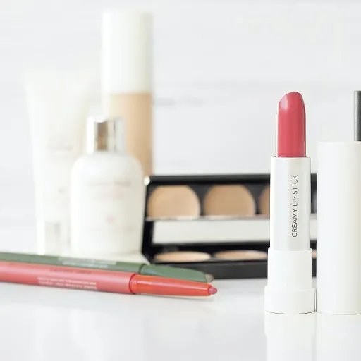 Faux ongles été : élégance en saison estivale sans abîmer ses ongles