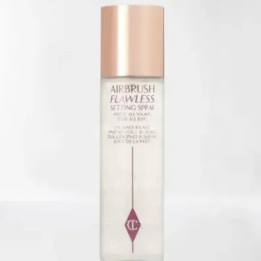 Test Charlotte Tilbury Airbrush Setting Spray 100 ml : le fixateur qui tient (presque) toute la journée