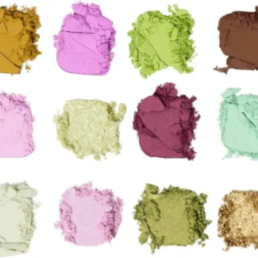 Test Revolution Beauty Forever Flawless Astro Nova Green : une palette vert futur pour looks bien chargés